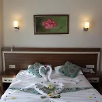 West Park Hotel Side
