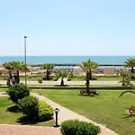 West Park Отель 4*