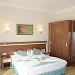 Отель West Park 4*
