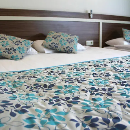 West Park Hotel 4*