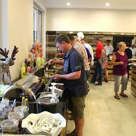 West Park Ξενοδοχείο 4*